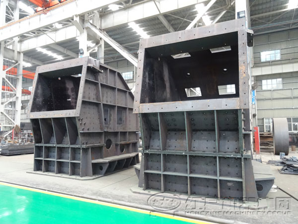 反擊式破碎機(jī)機(jī)殼