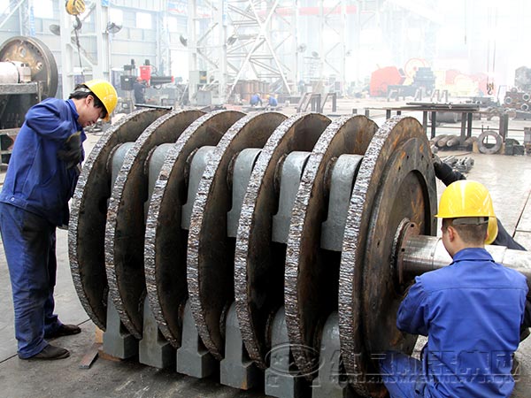 反擊式破碎機(jī)板錘配件