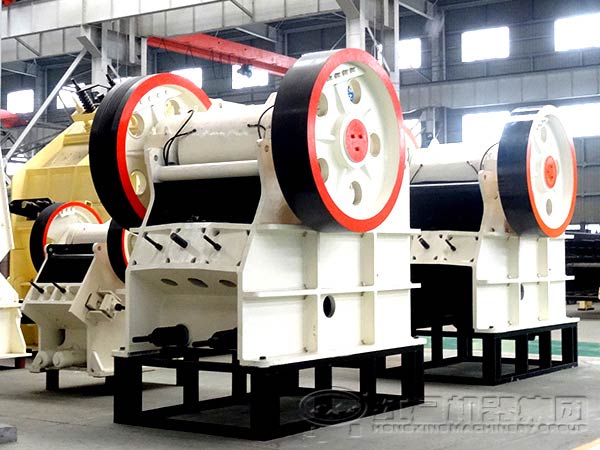 鄂式破碎機(jī)背面