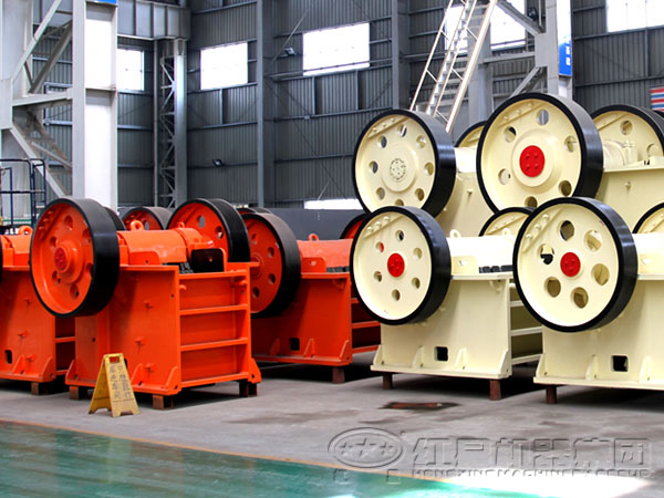 鄂式破碎機(jī)（鄂破）生產(chǎn)廠家車間