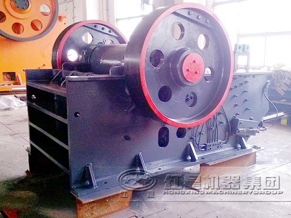 液壓系統(tǒng)過載保護鄂式破碎機