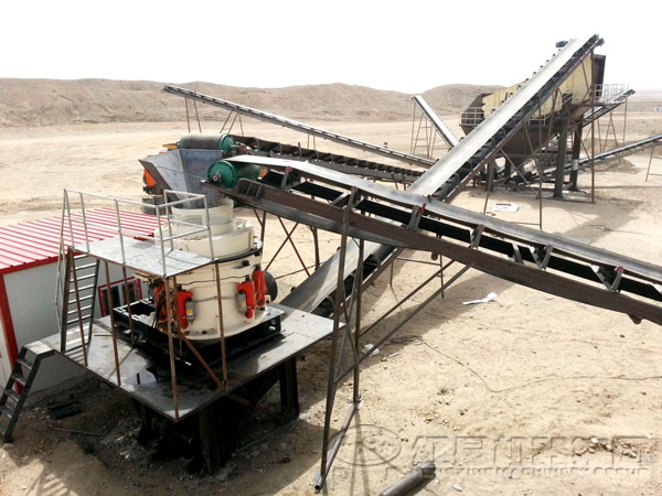 液壓圓錐破碎機(jī)現(xiàn)場(chǎng)