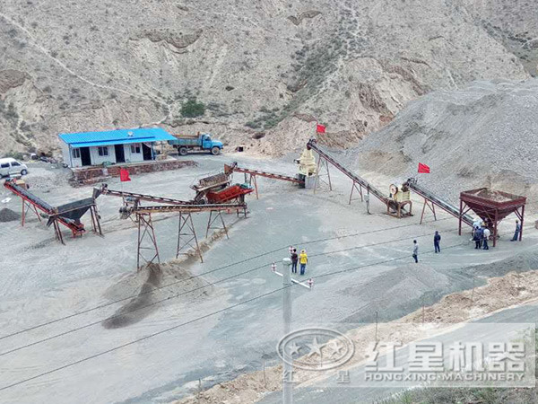 全套環(huán)保型河卵石碎沙機加工現(xiàn)場
