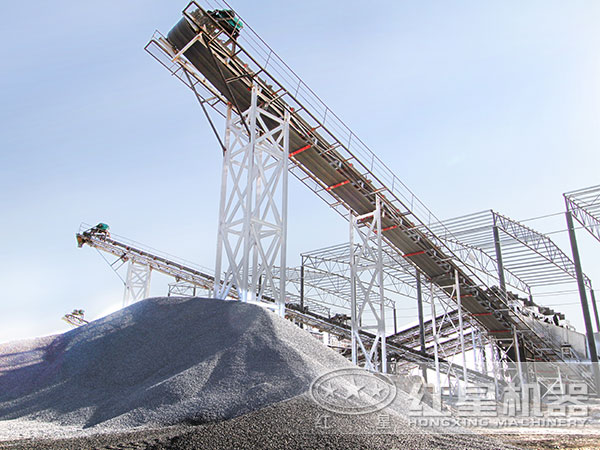 膠帶輸送機生產(chǎn)現(xiàn)場