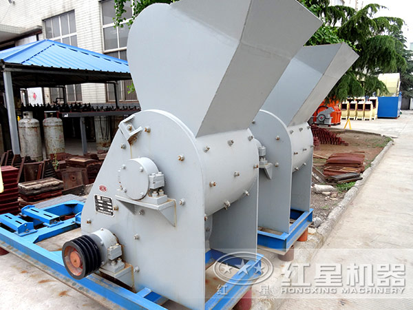 雙級破碎機(jī)側(cè)面圖