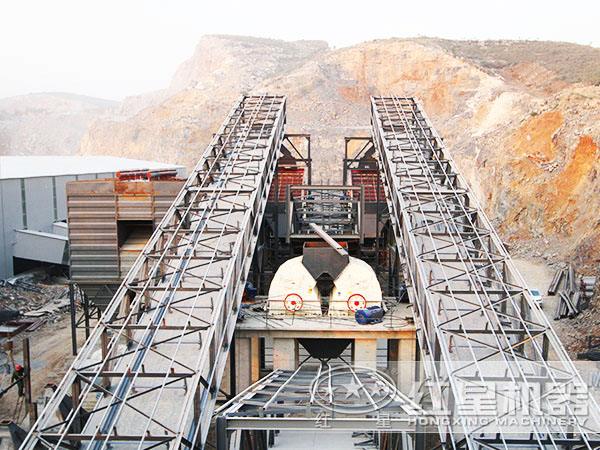 500-800噸重錘式破碎機(jī)加工現(xiàn)場(chǎng)