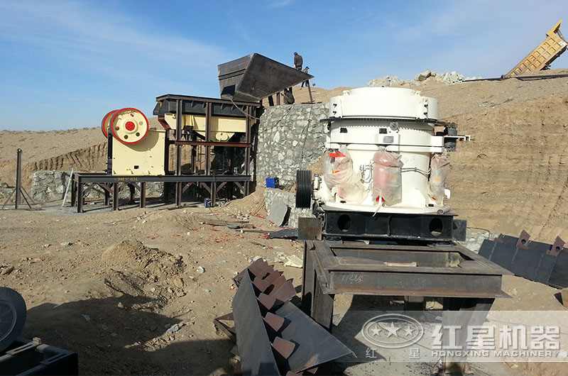 紅星砂石破碎生產(chǎn)線(xiàn)現(xiàn)場(chǎng)