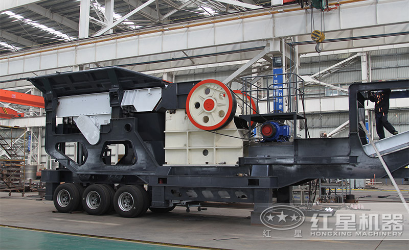 流動(dòng)鄂破磕石機(jī)生產(chǎn)車間