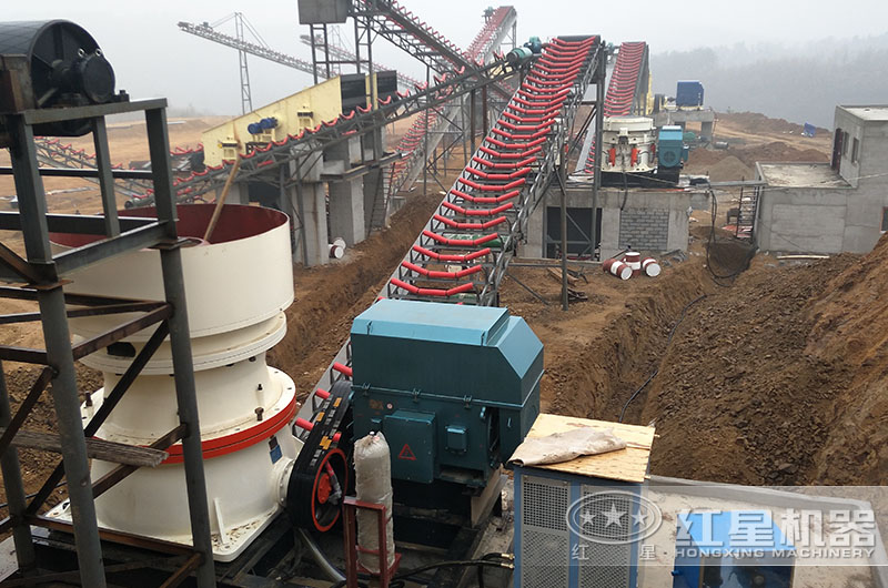 紅星圓錐破碎機生產(chǎn)線現(xiàn)場