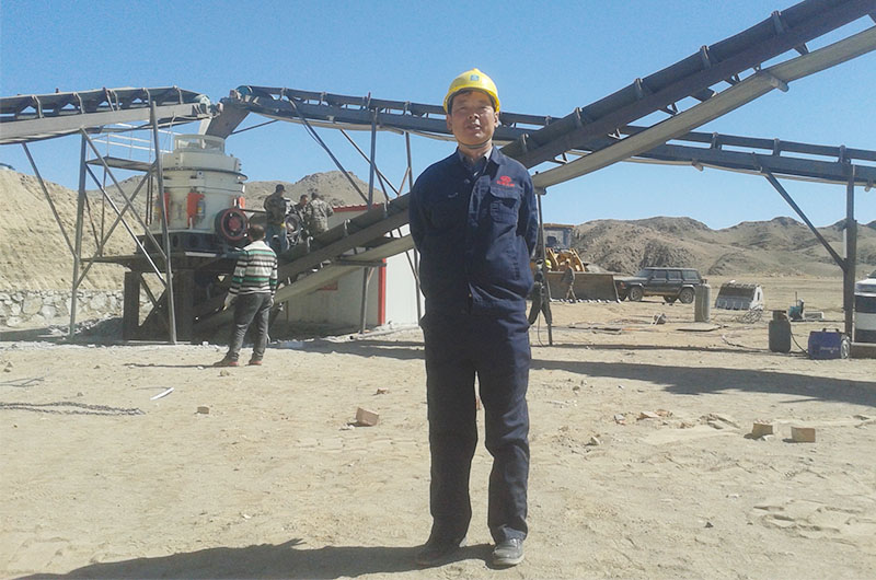 紅星圓錐式破碎機生產車間