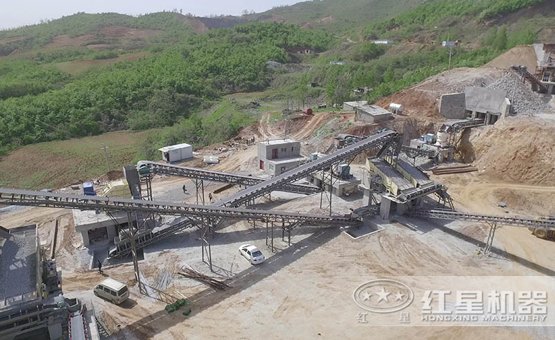 石子破碎生產(chǎn)線現(xiàn)場