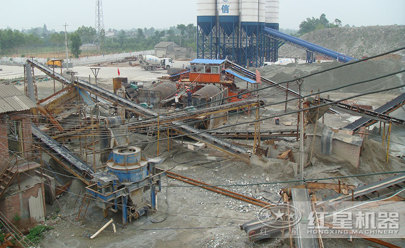 紅星砂巖制砂生產(chǎn)線(xiàn)現(xiàn)場(chǎng)