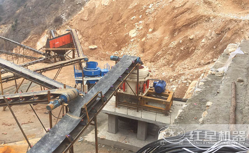 紅星砂巖制砂生產(chǎn)現(xiàn)場(chǎng)一角