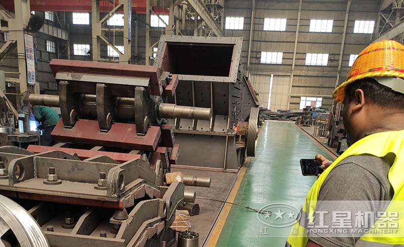 紅星錘式破碎機(jī)生產(chǎn)車間，匠心打造高品質(zhì)錘破