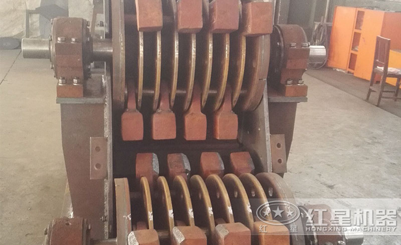 紅星雙級破碎機(jī)雙轉(zhuǎn)子兩級破碎，動力更強(qiáng)