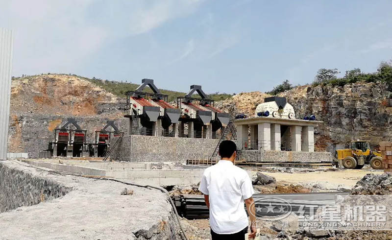 紅星錘式破碎機生產(chǎn)線現(xiàn)場