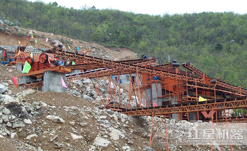 紅星鄂式破碎機(jī)生產(chǎn)線現(xiàn)場(chǎng)