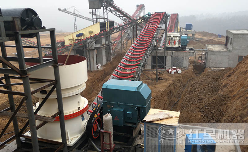 紅星大型圓錐式破碎機(jī)生產(chǎn)線現(xiàn)場(chǎng)