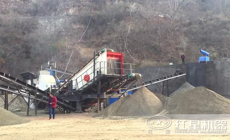 湖南移動式錘破機生產(chǎn)線現(xiàn)場
