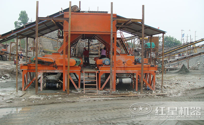 紅星株洲用戶的對輥煤炭破碎生產(chǎn)線現(xiàn)場