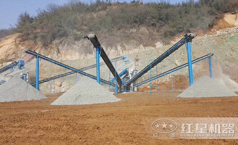 機(jī)制沙石生產(chǎn)線現(xiàn)場(chǎng)