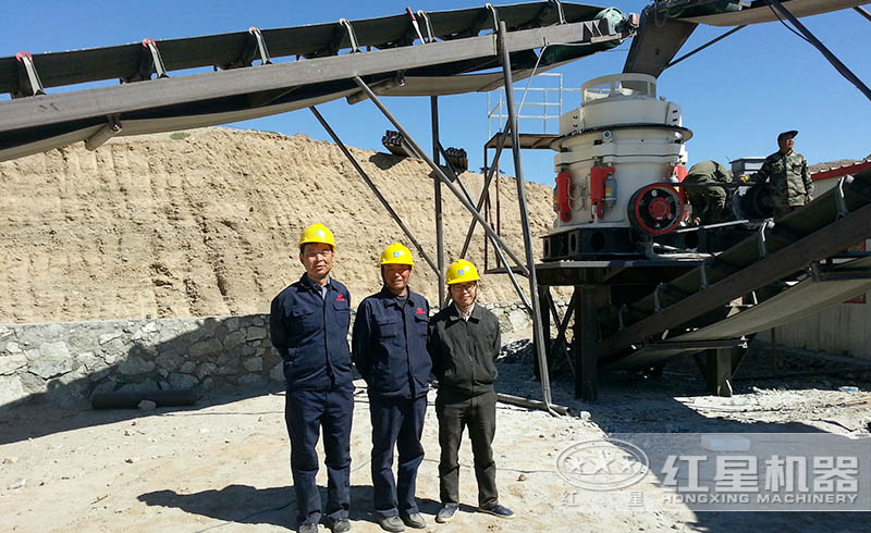 紅星技術(shù)人員深入用戶(hù)現(xiàn)場(chǎng)進(jìn)行技術(shù)指導(dǎo)