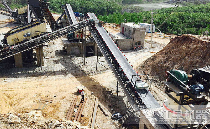 南陽用戶時(shí)產(chǎn)800噸的砂石破碎生產(chǎn)線現(xiàn)場(chǎng)