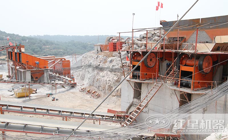 紅星大型顎破碎石現(xiàn)場