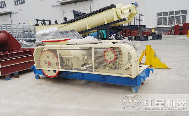 紅星對(duì)輥式破碎機(jī)廠家直銷，價(jià)格實(shí)惠