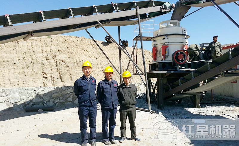 紅星工作人員深入用戶現(xiàn)場(chǎng)進(jìn)行免費(fèi)指導(dǎo)