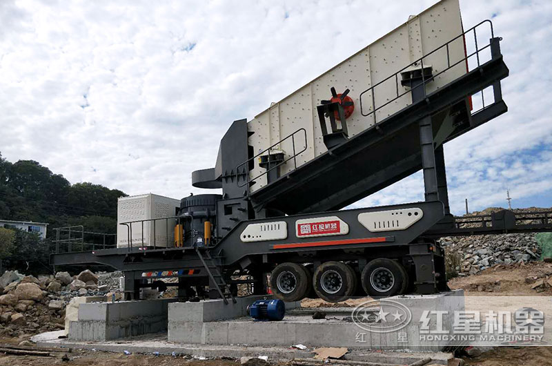 新型環(huán)保移動(dòng)式制砂生產(chǎn)現(xiàn)場
