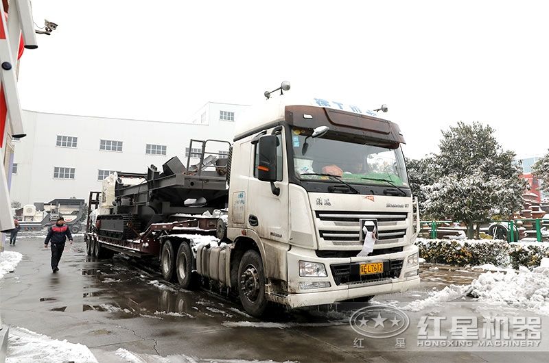 車載移動式專用制砂設(shè)備發(fā)貨現(xiàn)場