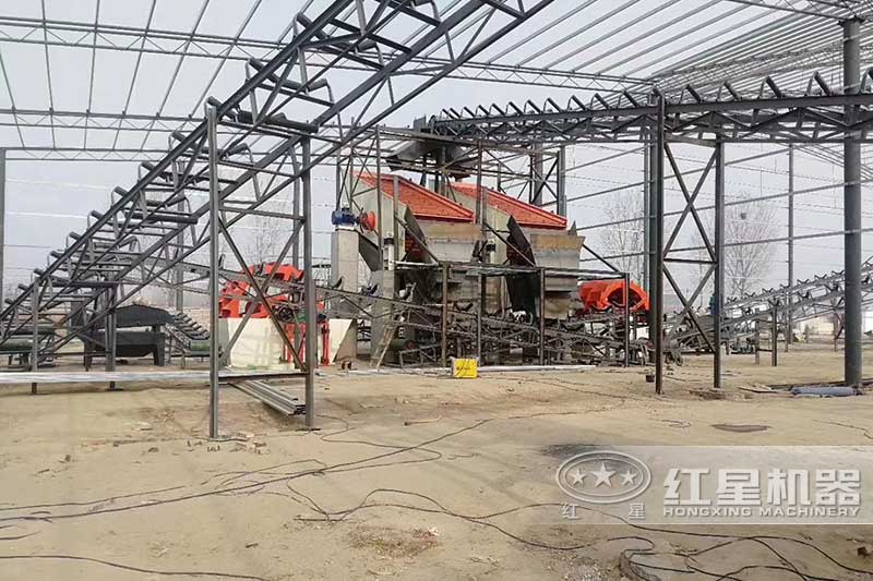 大型固定式制沙生產(chǎn)現(xiàn)場(chǎng)