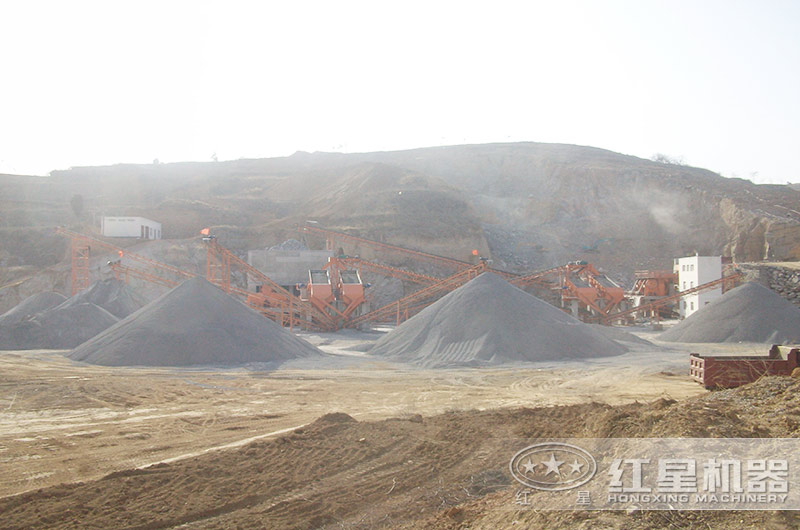 新型石料破碎生產(chǎn)線現(xiàn)場(chǎng)實(shí)拍