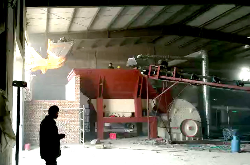 已經(jīng)投入生產(chǎn)的反擊破生產(chǎn)現(xiàn)場(chǎng)