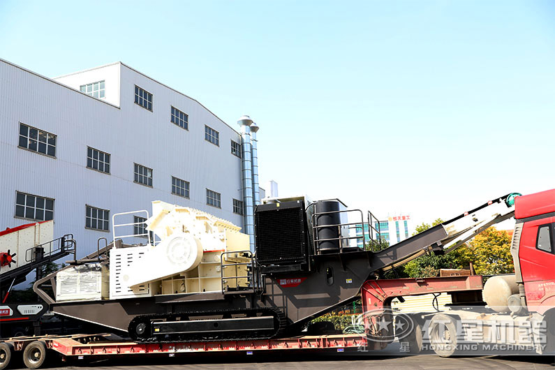 紅星輪胎移動式破碎機(jī)發(fā)貨現(xiàn)場