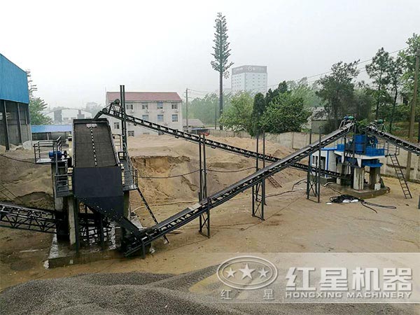 膠帶輸送機應(yīng)用范圍廣