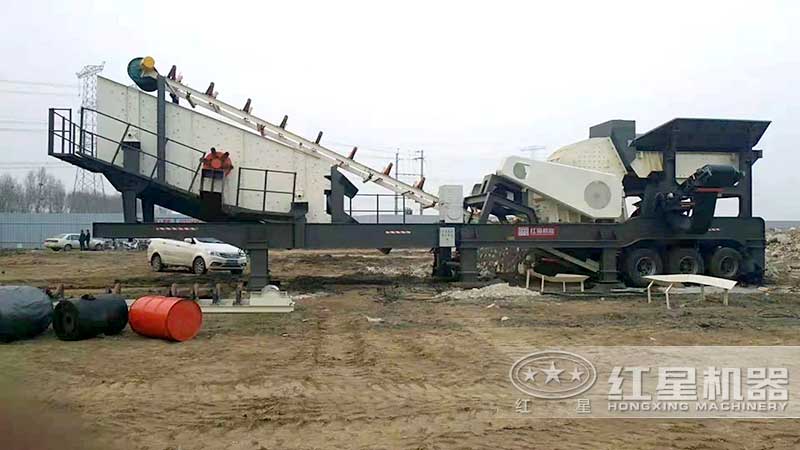 移動錘式粉煤機(jī)安裝現(xiàn)場