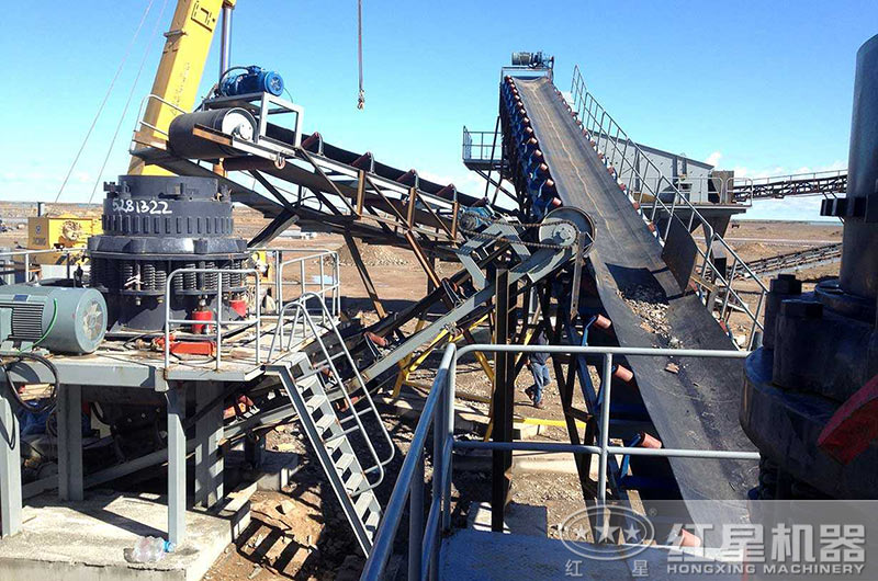 膠帶輸送機(jī)破碎制砂應(yīng)用現(xiàn)場實(shí)拍