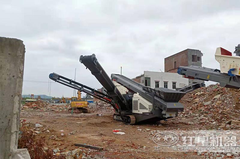 移動(dòng)式建筑垃圾破碎生產(chǎn)線現(xiàn)場(chǎng)