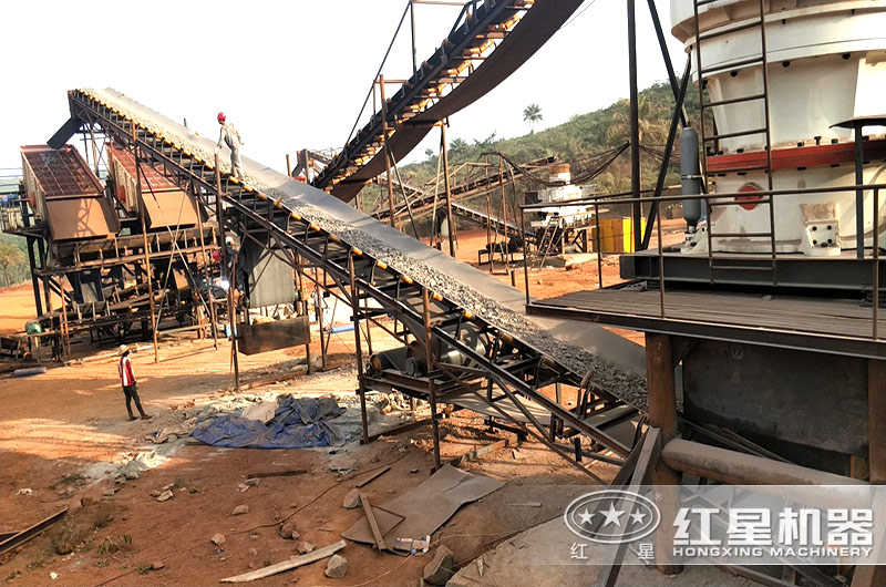 石英石破碎生產(chǎn)線設(shè)備現(xiàn)場(chǎng)